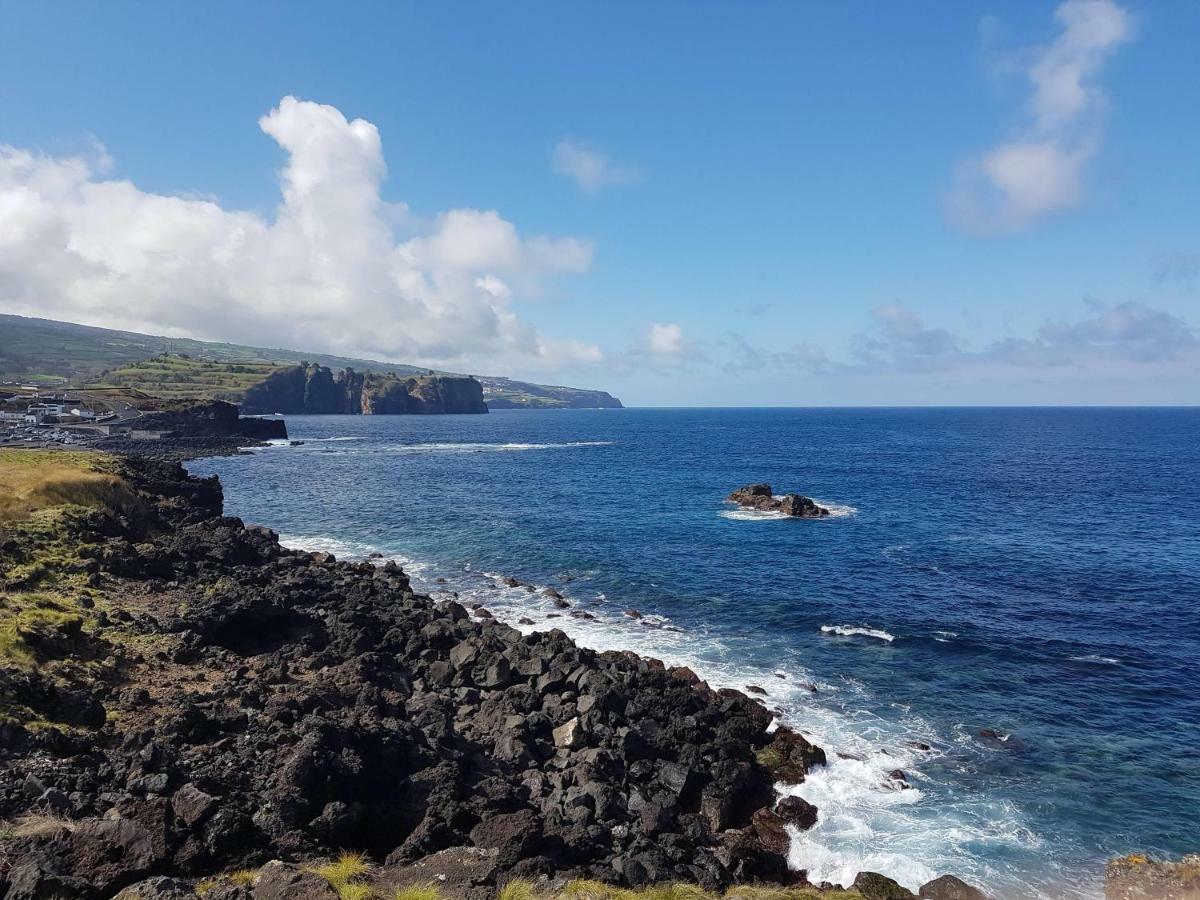 Seaside Azores With Natural Pool, Terrace & Barbecue Ferienhaus