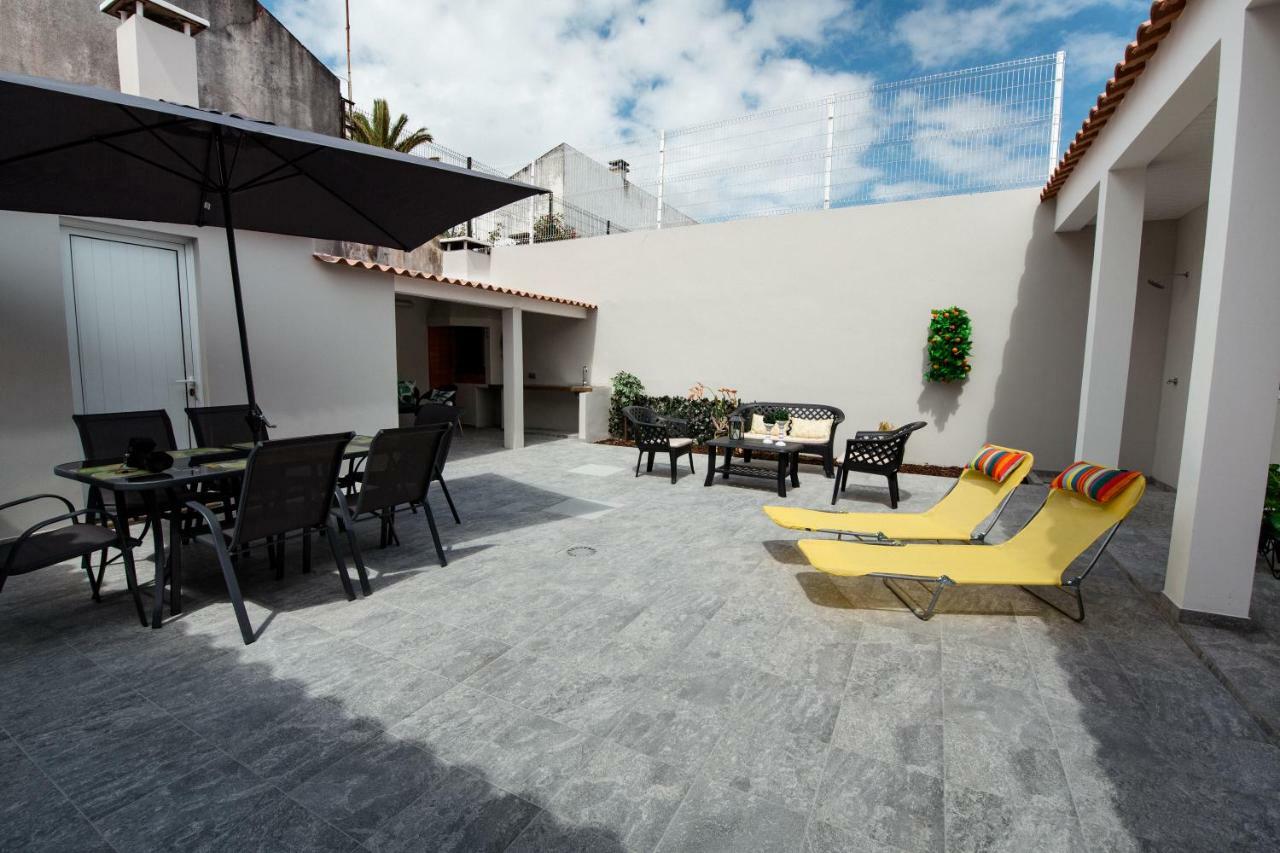 Ferienhaus Seaside Azores With Natural Pool, Terrace & Barbecue Capelas